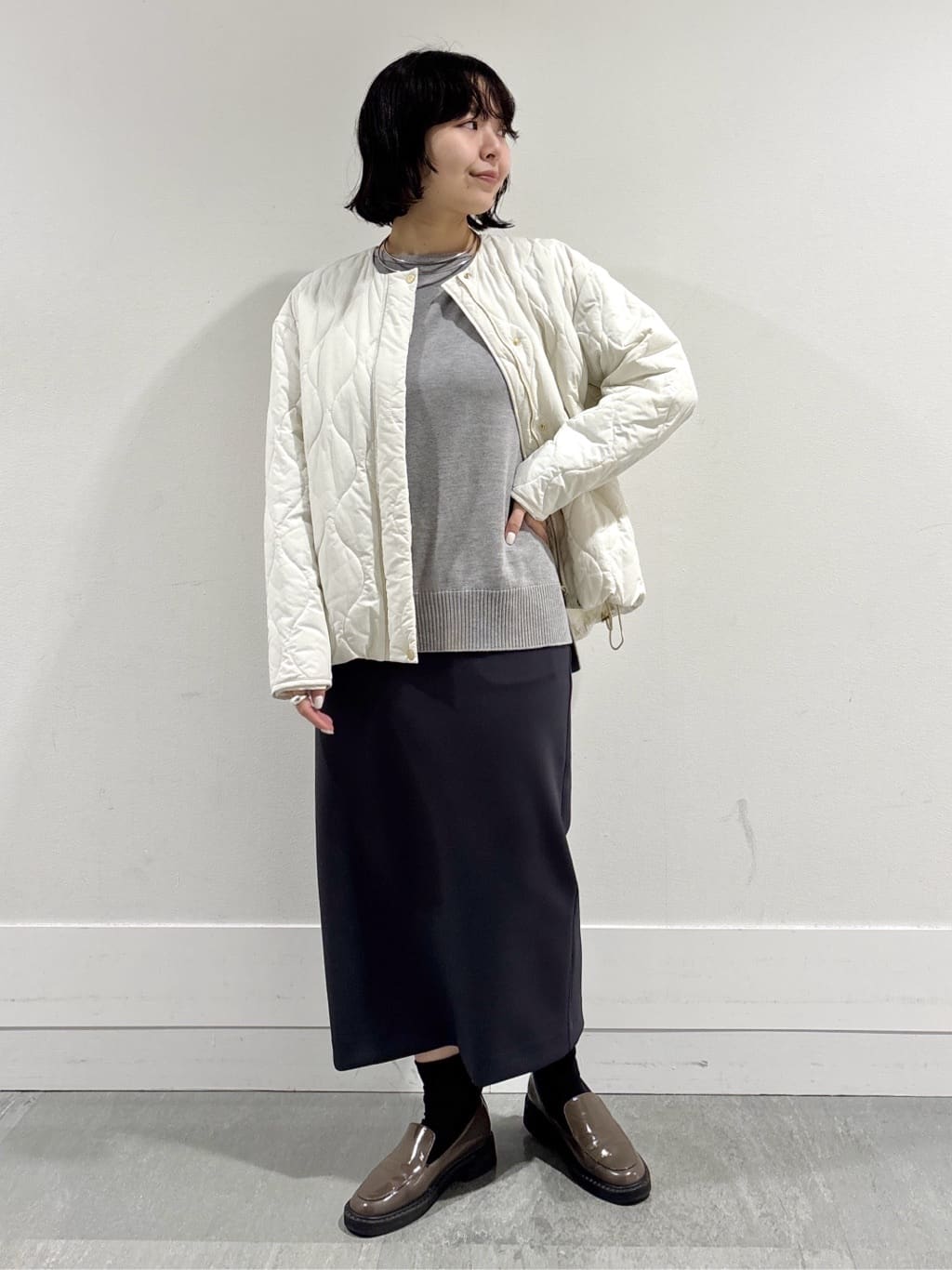 モエカさんの「UNTITLED｜【8色展開/体型カバー】魅せるタイムレスニット」を使ったコーディネート