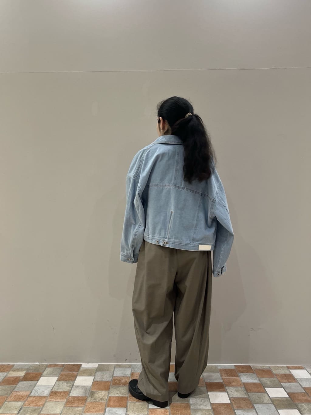 Uminoさんの「INDIVI｜ボックスデニムジャケット」を使ったコーディネート