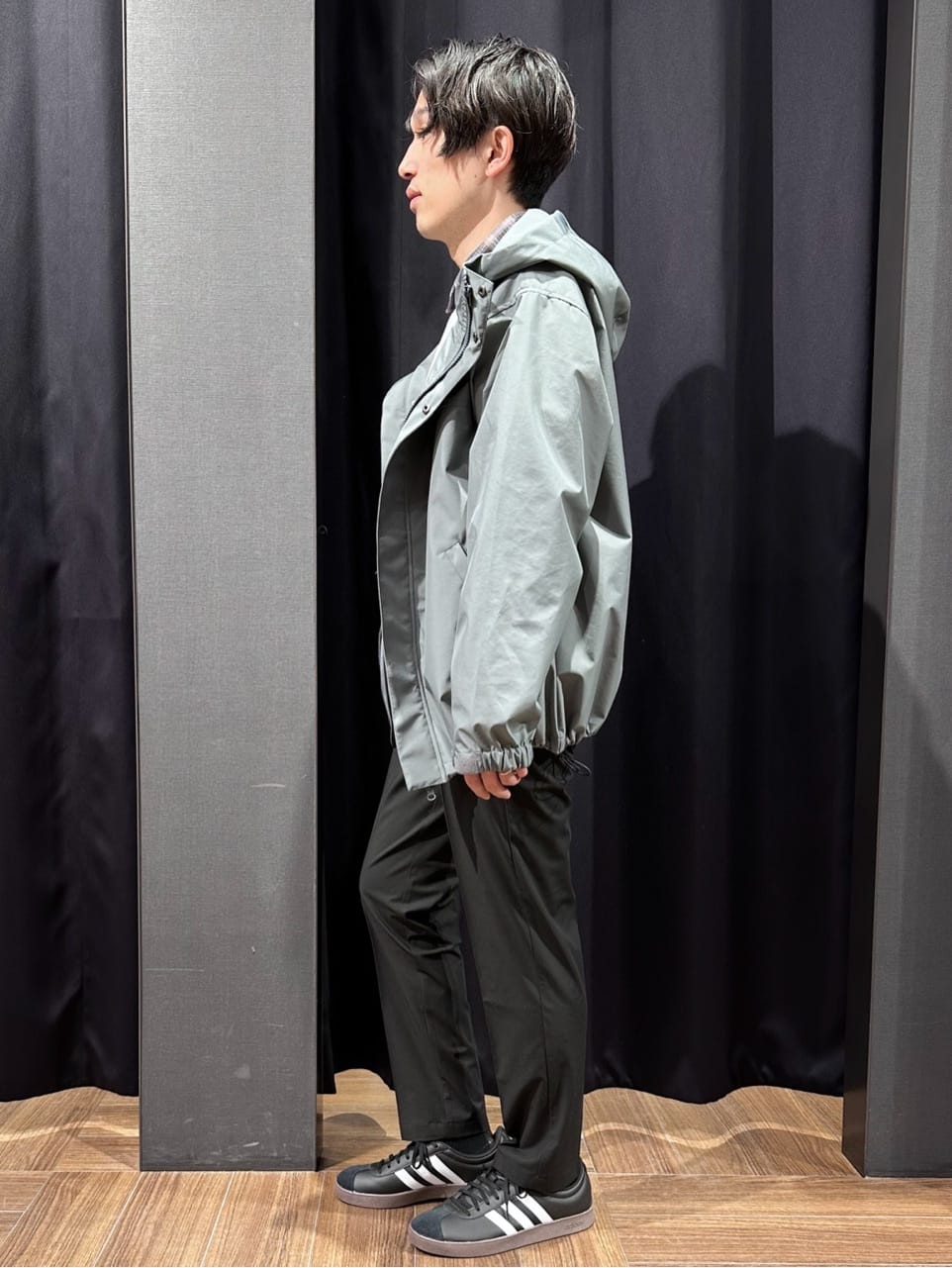 tomoyaさんの「THE SHOP TK｜【季節の変わり目に最適】ナイロンマウンテンパーカ  防風/洗濯機OK」を使ったコーディネート