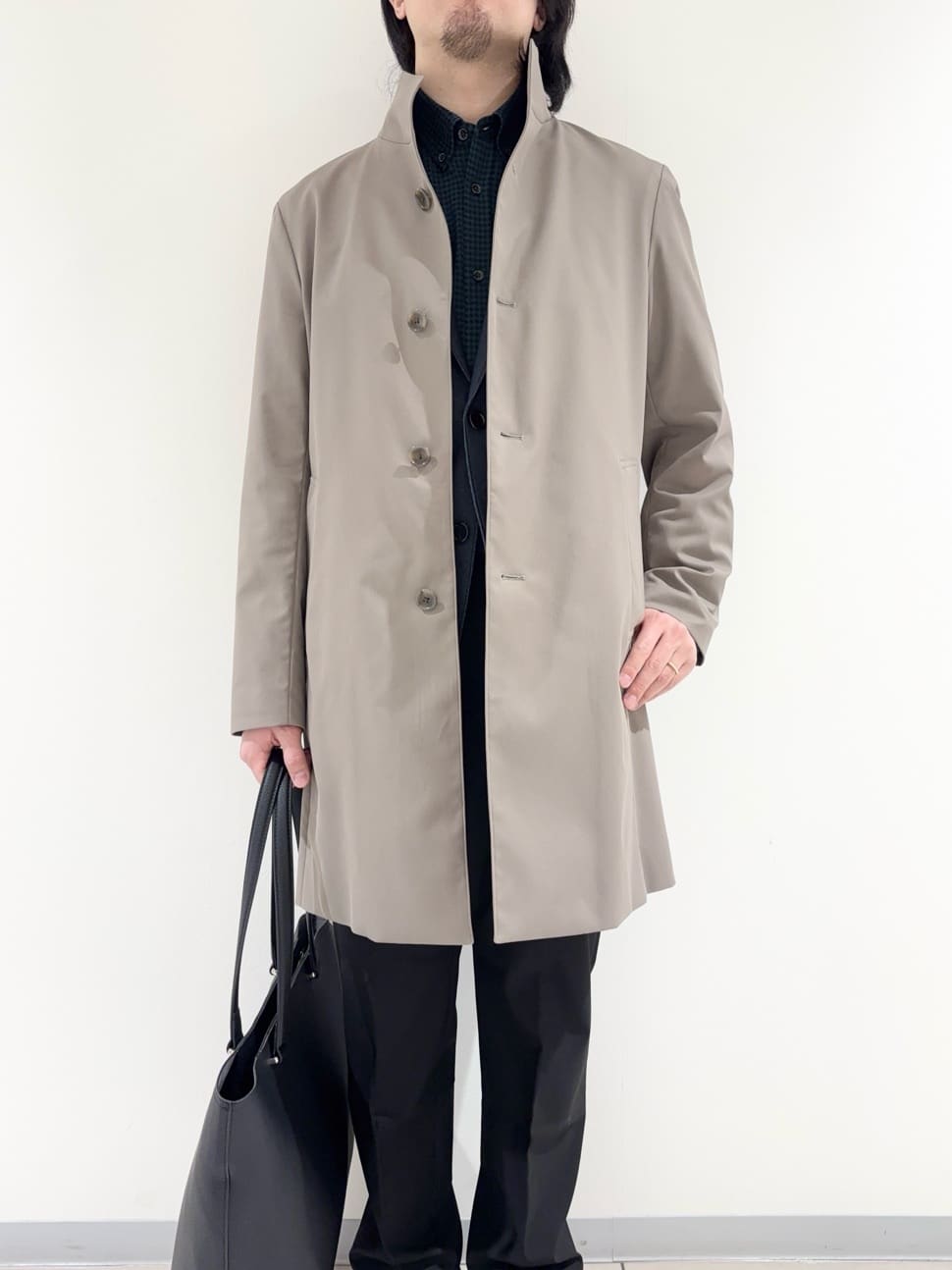 及川さんの「TAKEO KIKUCHI｜撥水ツイル スタンドカラー コート」を使ったコーディネート