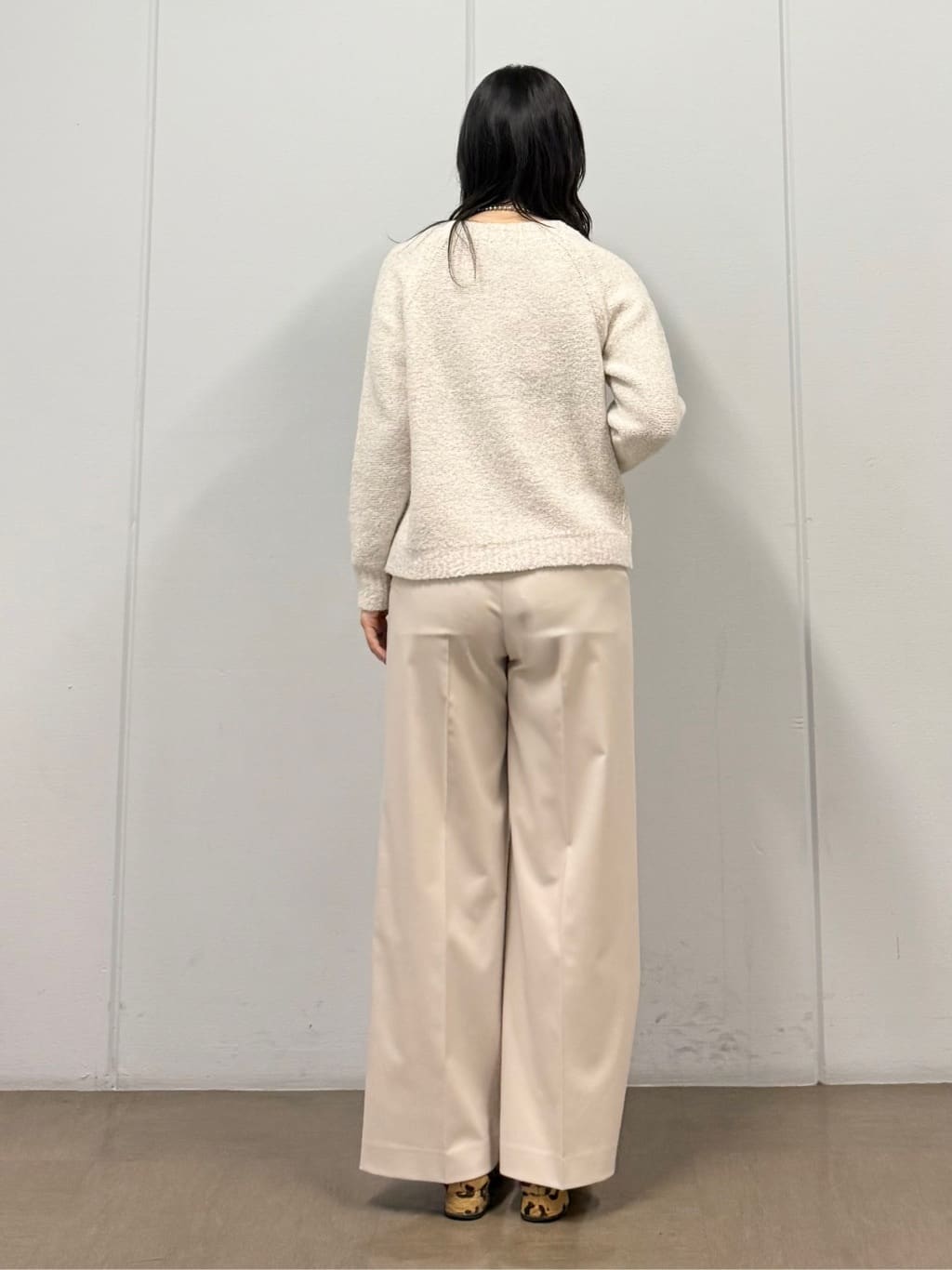 mizukiさんの「INDIVI｜【名品／撥水／抗菌防臭】ショート丈リサイクルダウンコート」を使ったコーディネート