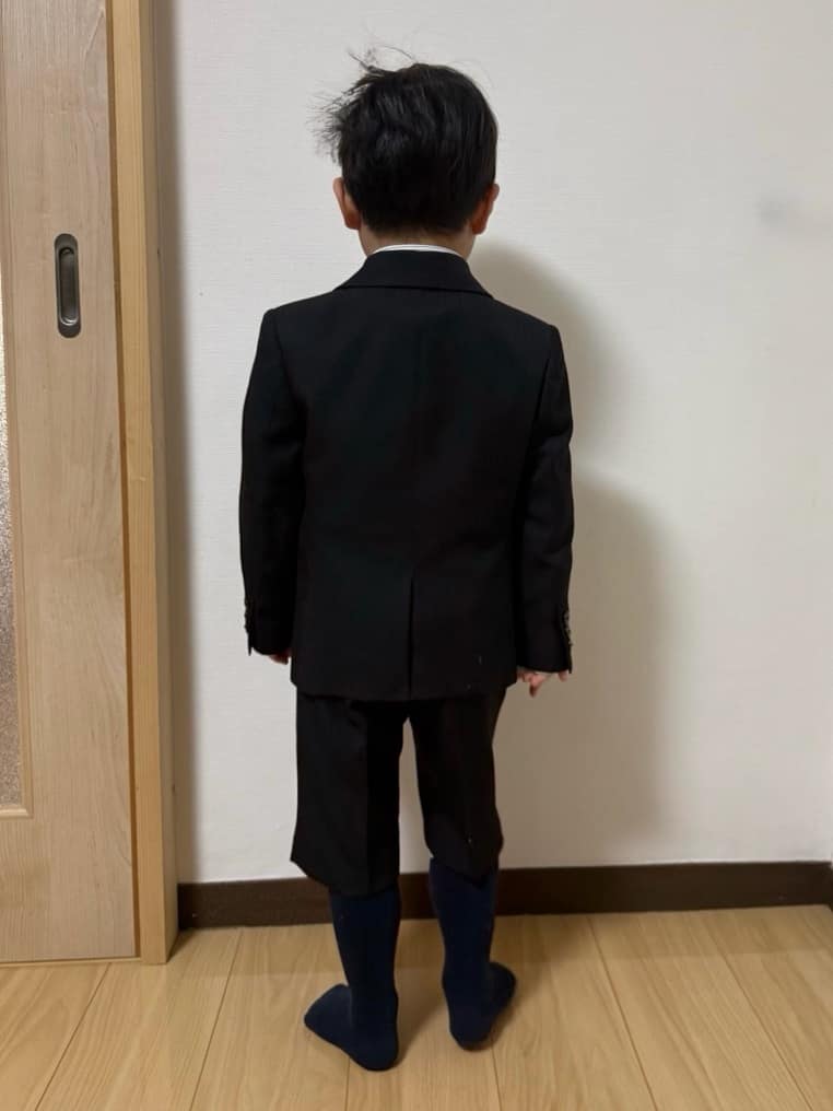 chさんの「THE SHOP TK｜【110-130/4点セット】ブラックセットアップ/入園・卒園・入学」を使ったコーディネート