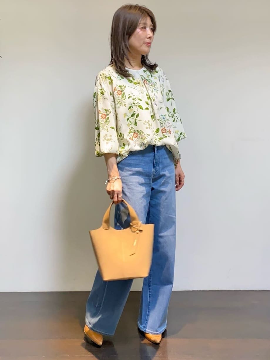 tomoさんの「UNTITLED｜【定番人気/はっ水/洗える】タスランショートトレンチコート」を使ったコーディネート
