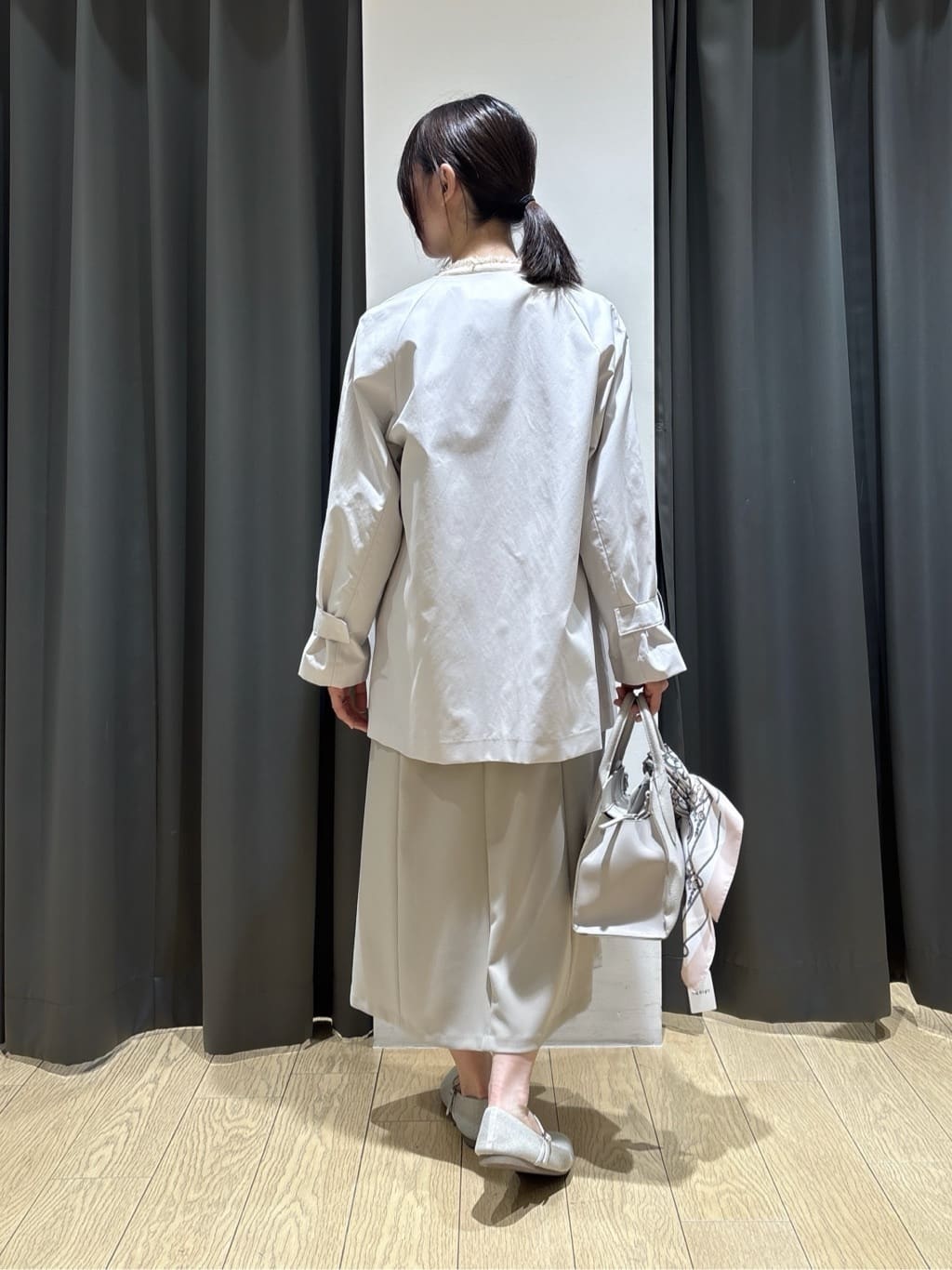 Yoshimiさんの「INDIVI｜【軽量／SETUP可能】ストレッチツイードジャケット」を使ったコーディネート