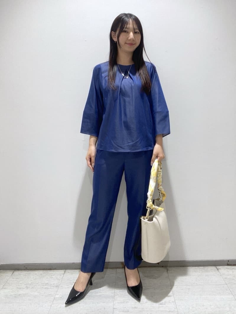meiさんの「INDIVI｜【洗える／UVケア／SETUP可能】デニムライク ランタン袖ブラウス」を使ったコーディネート