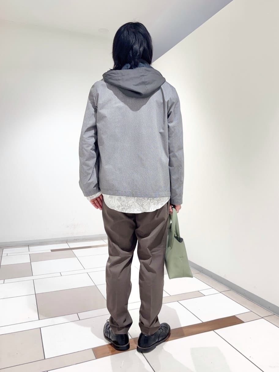 及川さんの「TAKEO KIKUCHI｜2WAYアクティブ ライト ブルゾン」を使ったコーディネート