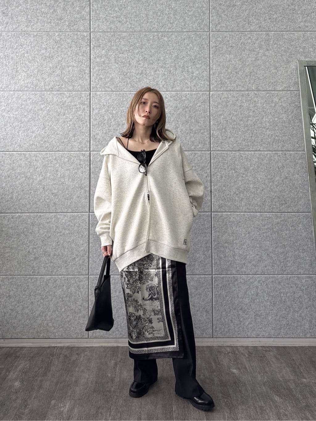 kotakiさんの「INDIVI｜エアーダンボールパーカー」を使ったコーディネート