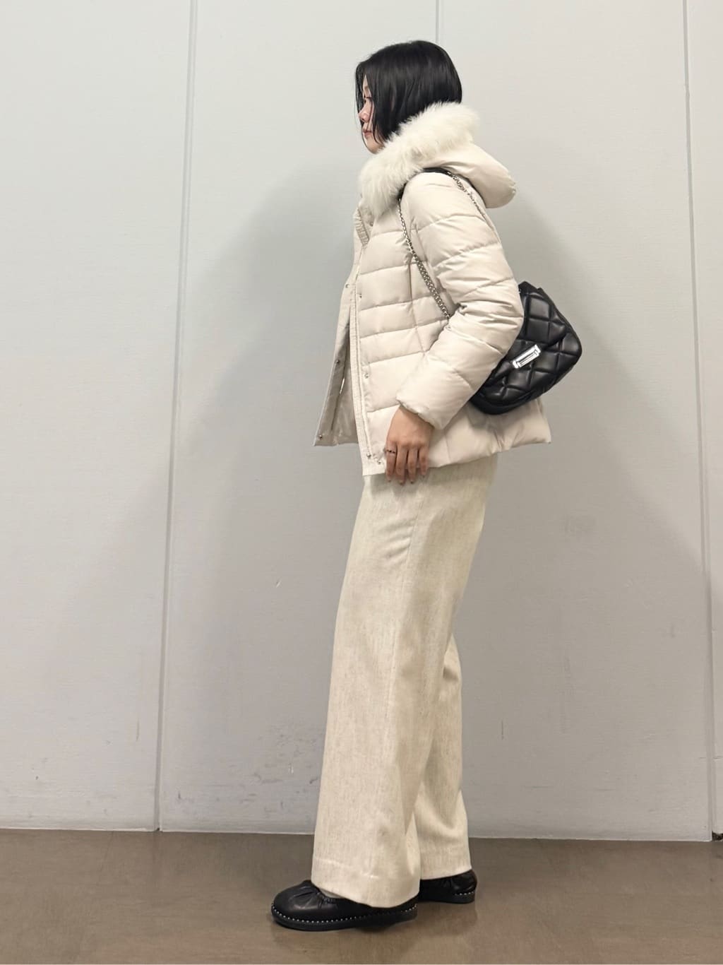 mizukiさんの「INDIVI｜【名品／撥水／抗菌防臭】ショート丈リサイクルダウンコート」を使ったコーディネート