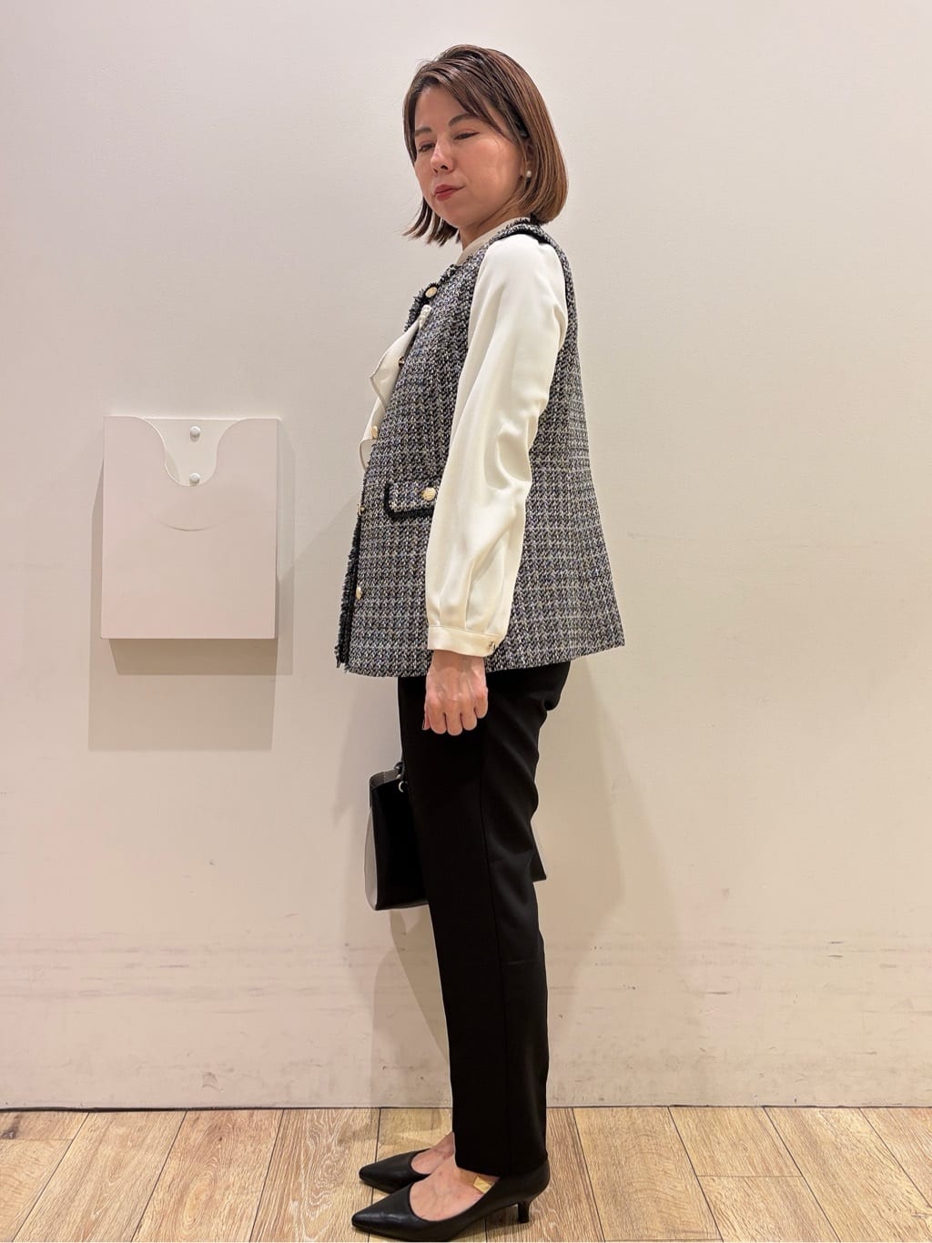 YUKOさんの「index｜ファンシーツイードペプラムジレ【洗える】」を使ったコーディネート