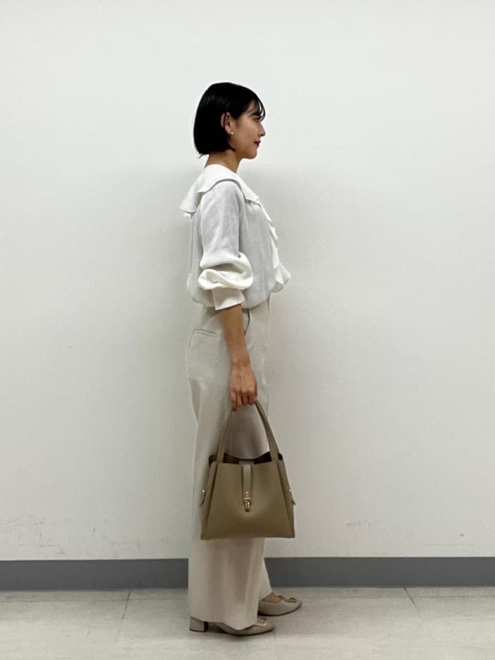 hinanoさんの「INDIVI｜【洗える】ラッフルサテンブラウス」を使ったコーディネート