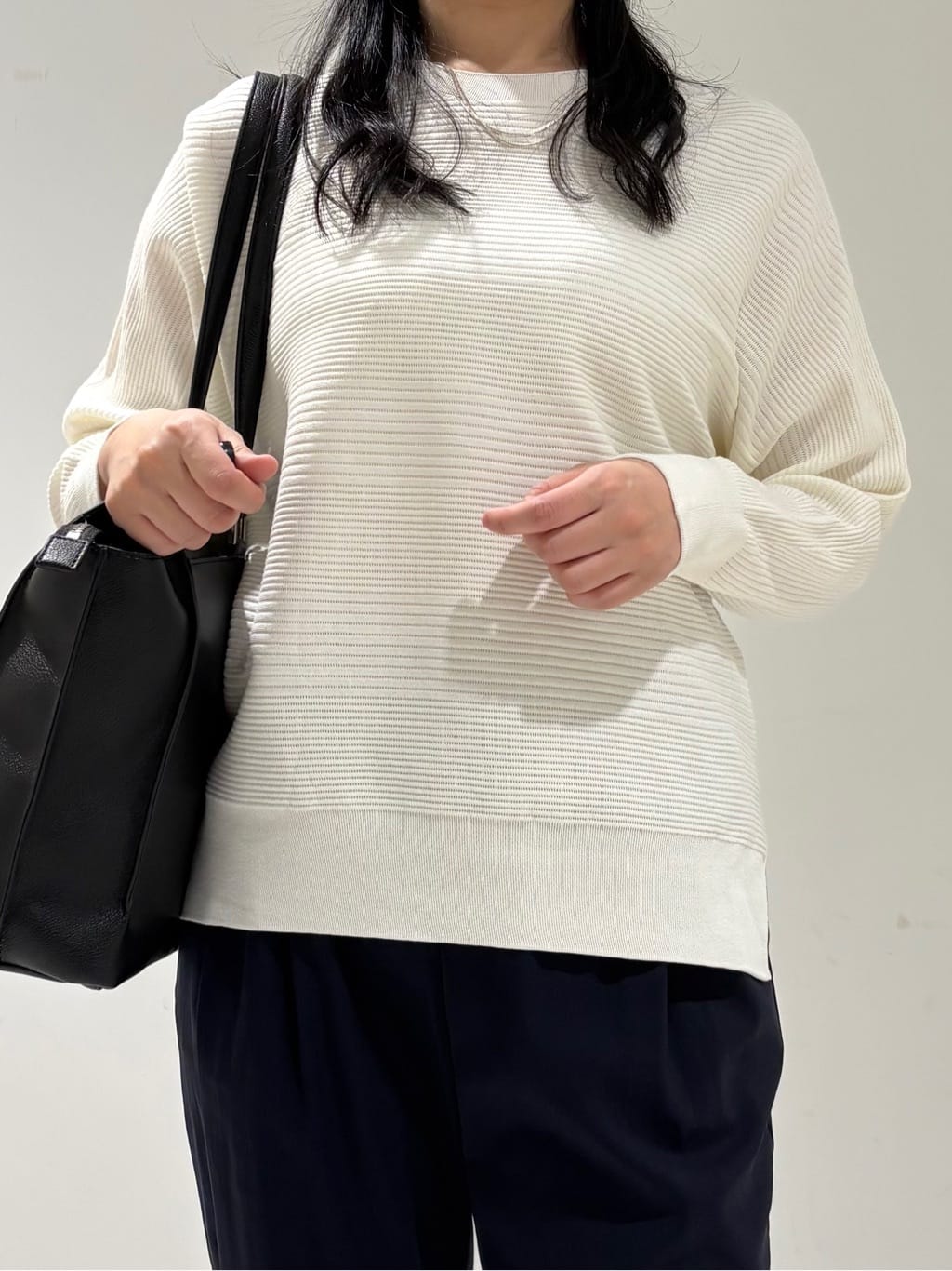 momokoさんの「INDIVI｜【洗える／キレイ色】体型カバー無縫製ニット」を使ったコーディネート