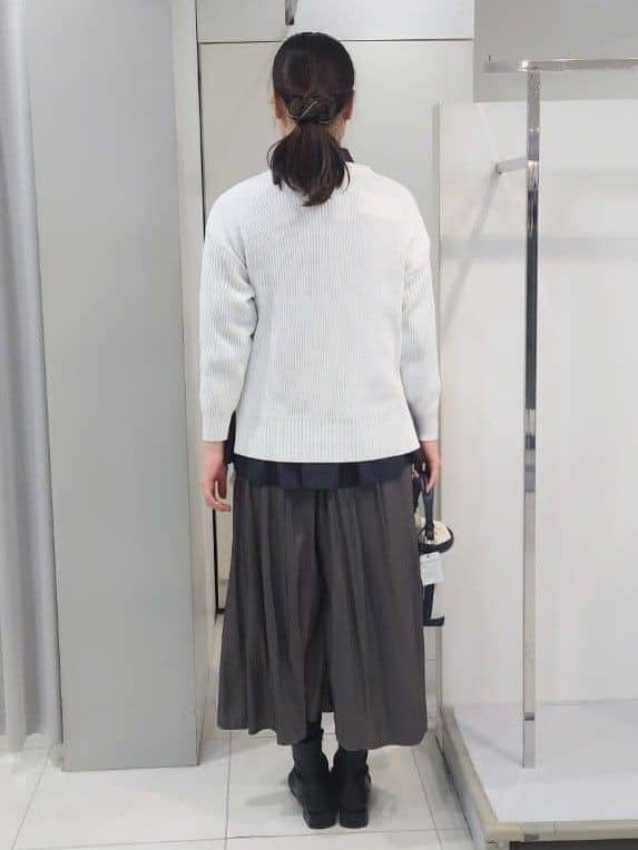 AZUSAさんの「Reflect｜【腰周りカバー／長め丈】モックネックニットプルオーバー」を使ったコーディネート