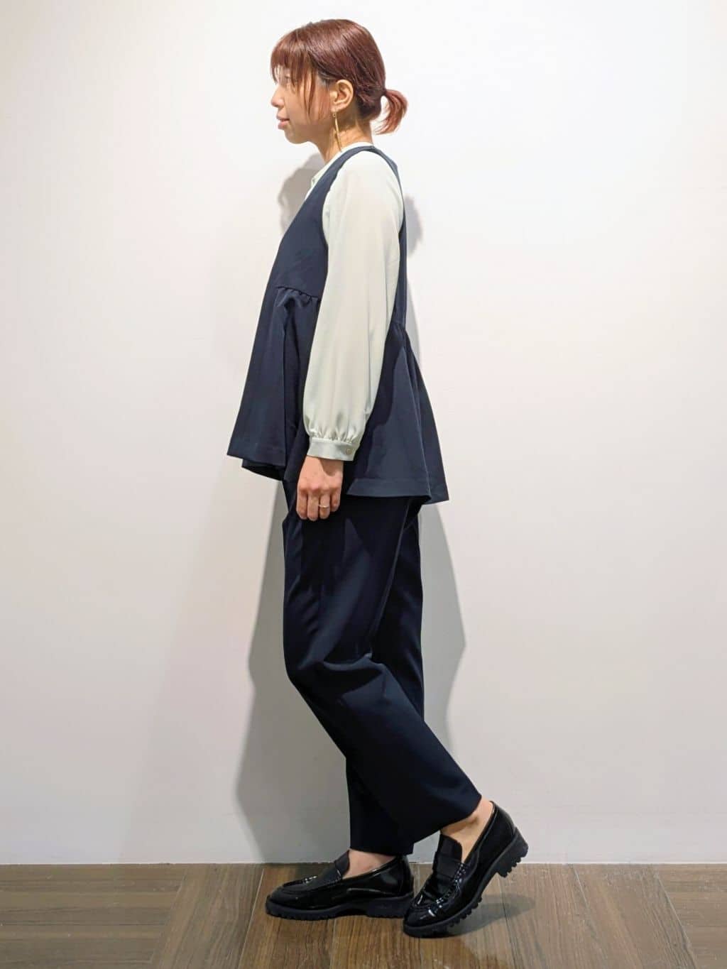 4410さんの「THE SHOP TK｜【通勤・きちんと見えに】ダブルクロス ペプラムジレ/セットアップ可」を使ったコーディネート