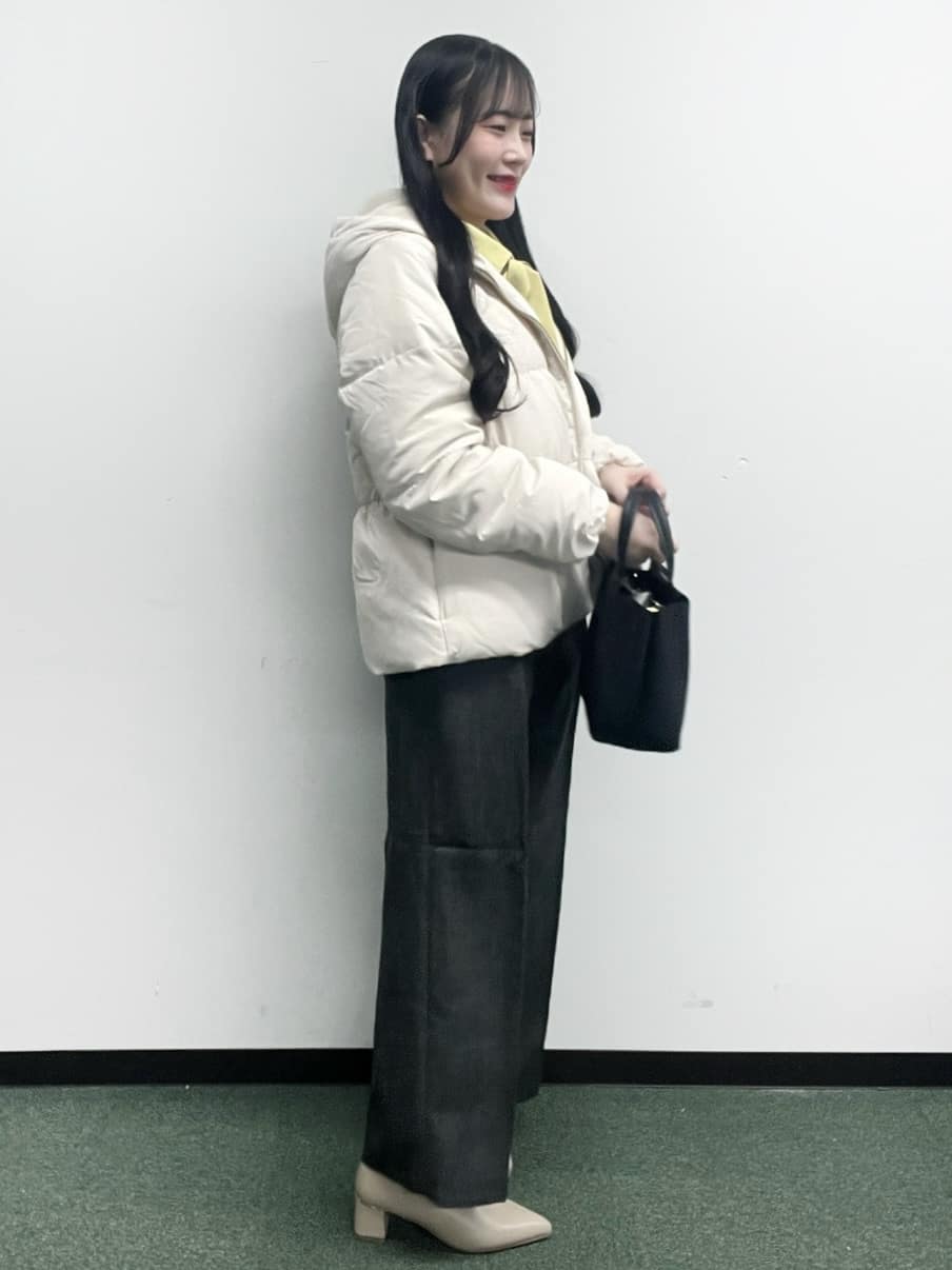 Hitomiさんの「index｜KAWADAダウンペプラムショートコート【撥水／洗濯機OK／静電気防止裏地】」を使ったコーディネート
