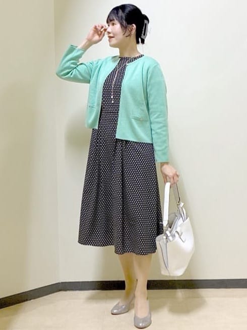  beni_gingerさんの「Reflect｜【通勤/お出かけ◎】ジオメプリントクラシカルワンピース」を使ったコーディネート