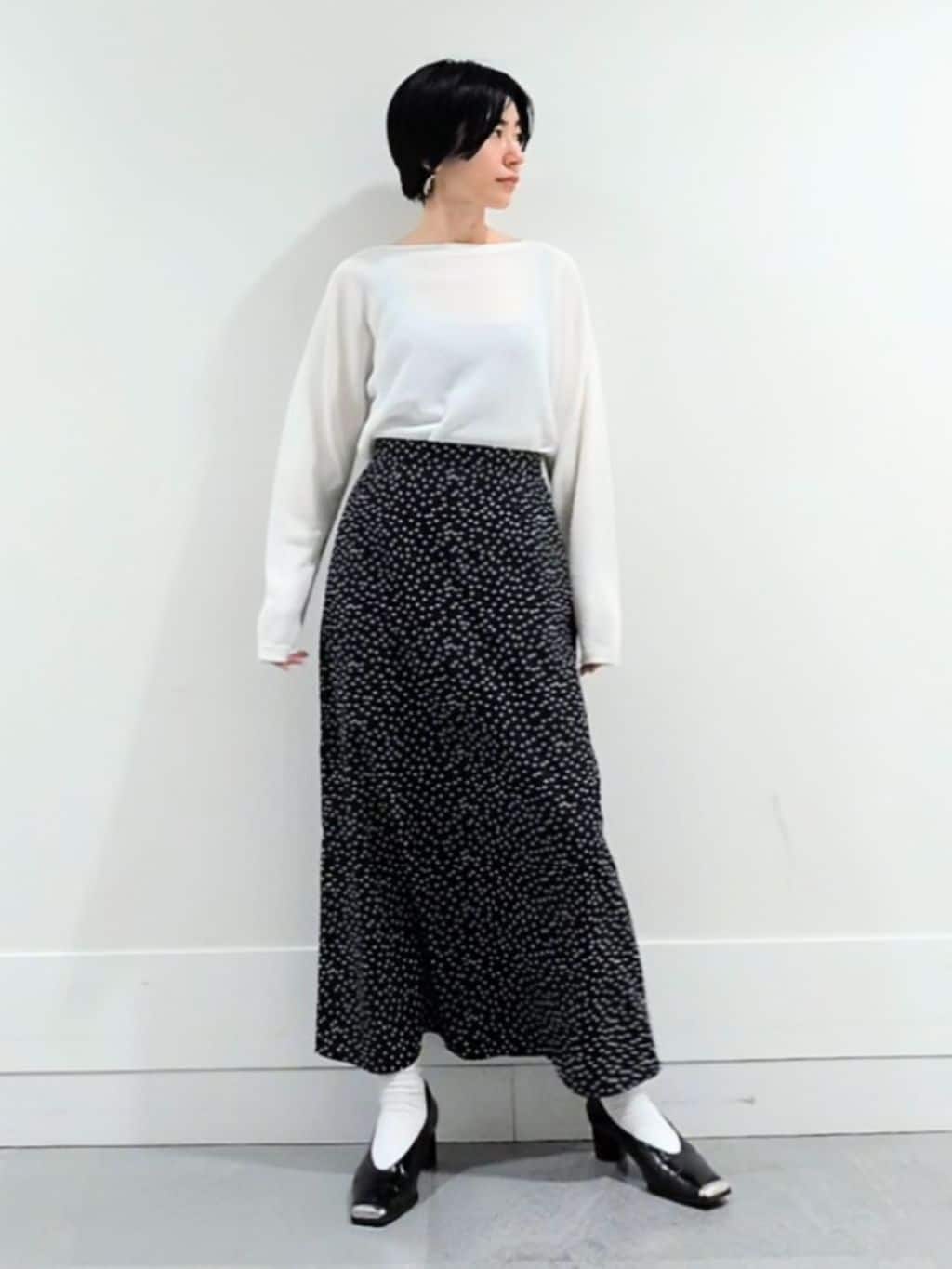 ミズタさんの「UNTITLED｜【古畑星夏さん着用/8色展開/程よい透け感】ドライタッチボートネックニット」を使ったコーディネート