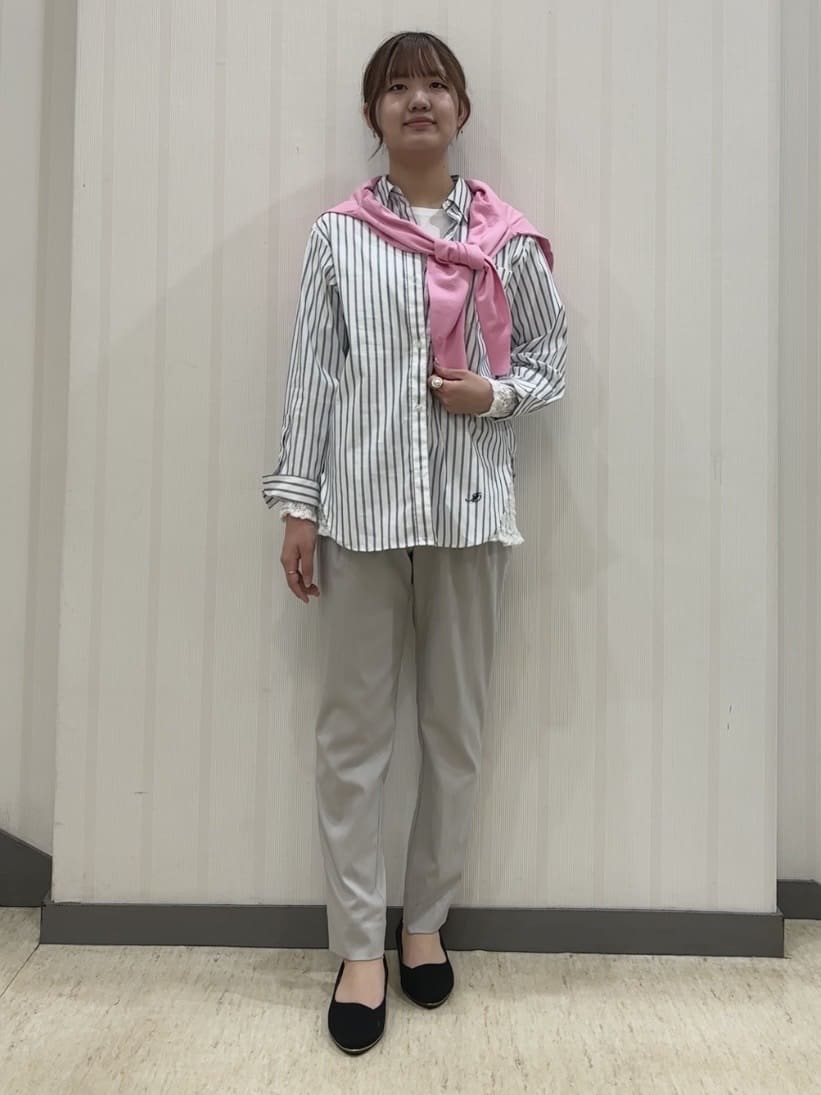 ちひさんの「INDIVI｜【洗える／レイヤードにおすすめ】シャーリングレース ロングTシャツ」を使ったコーディネート