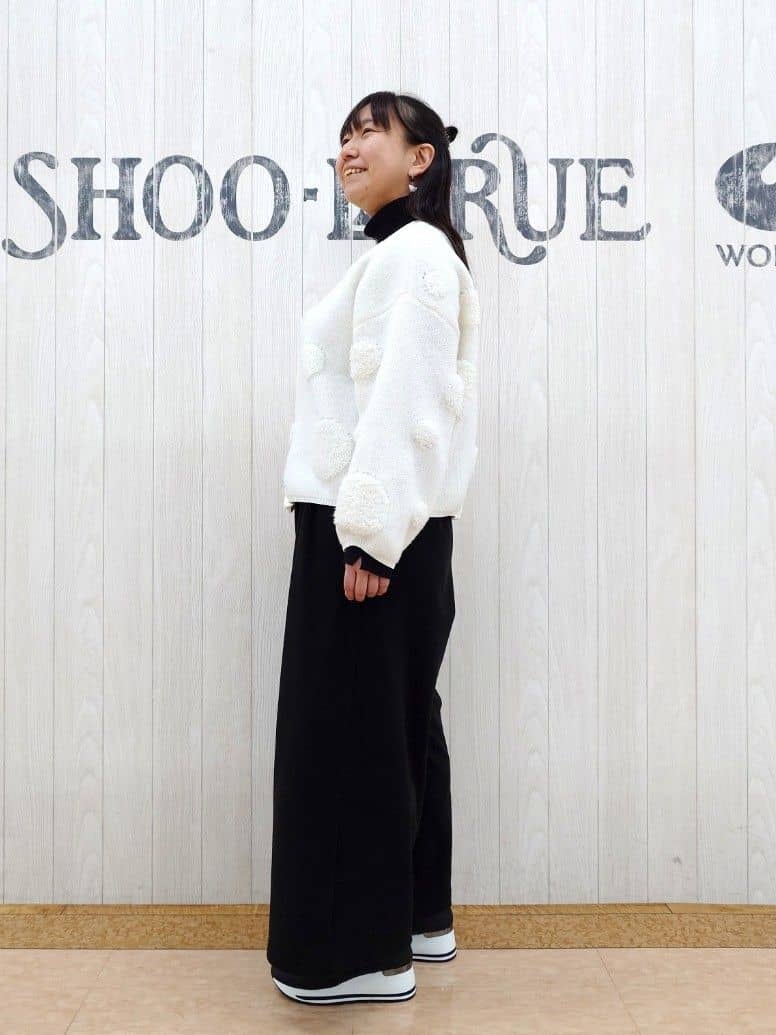 とろろさんの「SHOO･LA･RUE｜【選べる4柄】ダブルZIPで着こなし色々 柄カーディガン」を使ったコーディネート