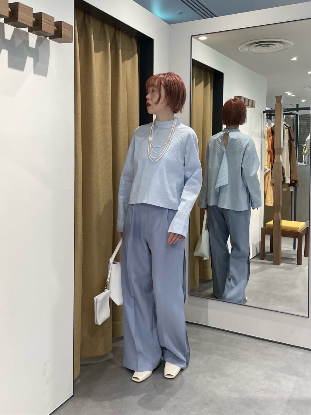 mikuさんの「INDIVI｜【オケージョン／セレモニー／セットアップ可能】ダブルクロスサイドボックスワイドパンツ」を使ったコーディネート