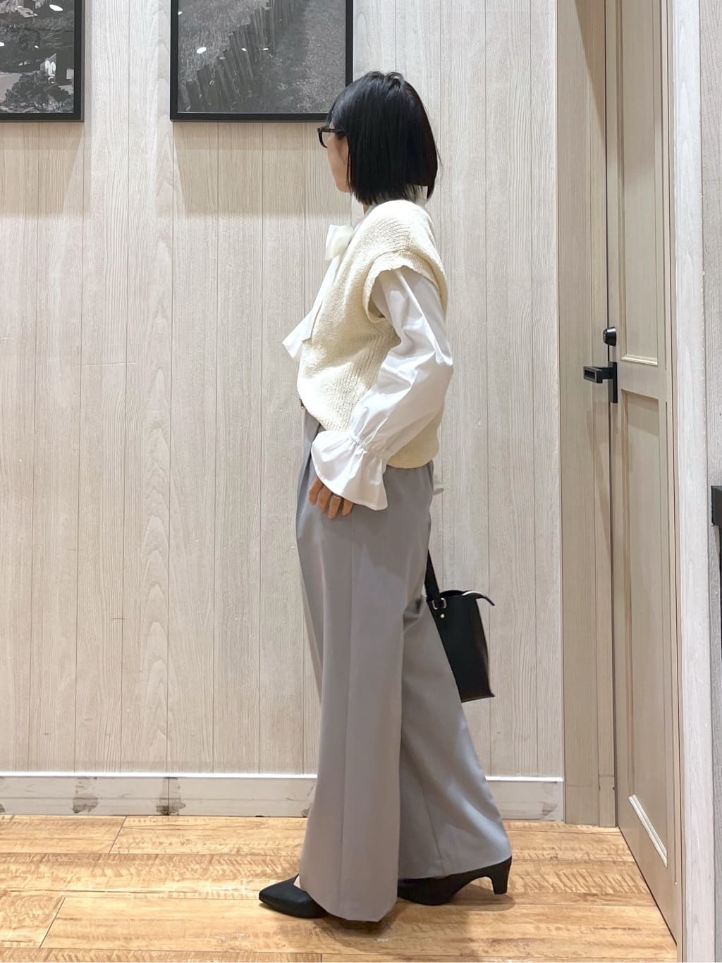 shirayuuuさんの「SHOO･LA･RUE｜【S-LL/洗濯機可】気軽にレイヤード 前開きざっくりニットベスト」を使ったコーディネート