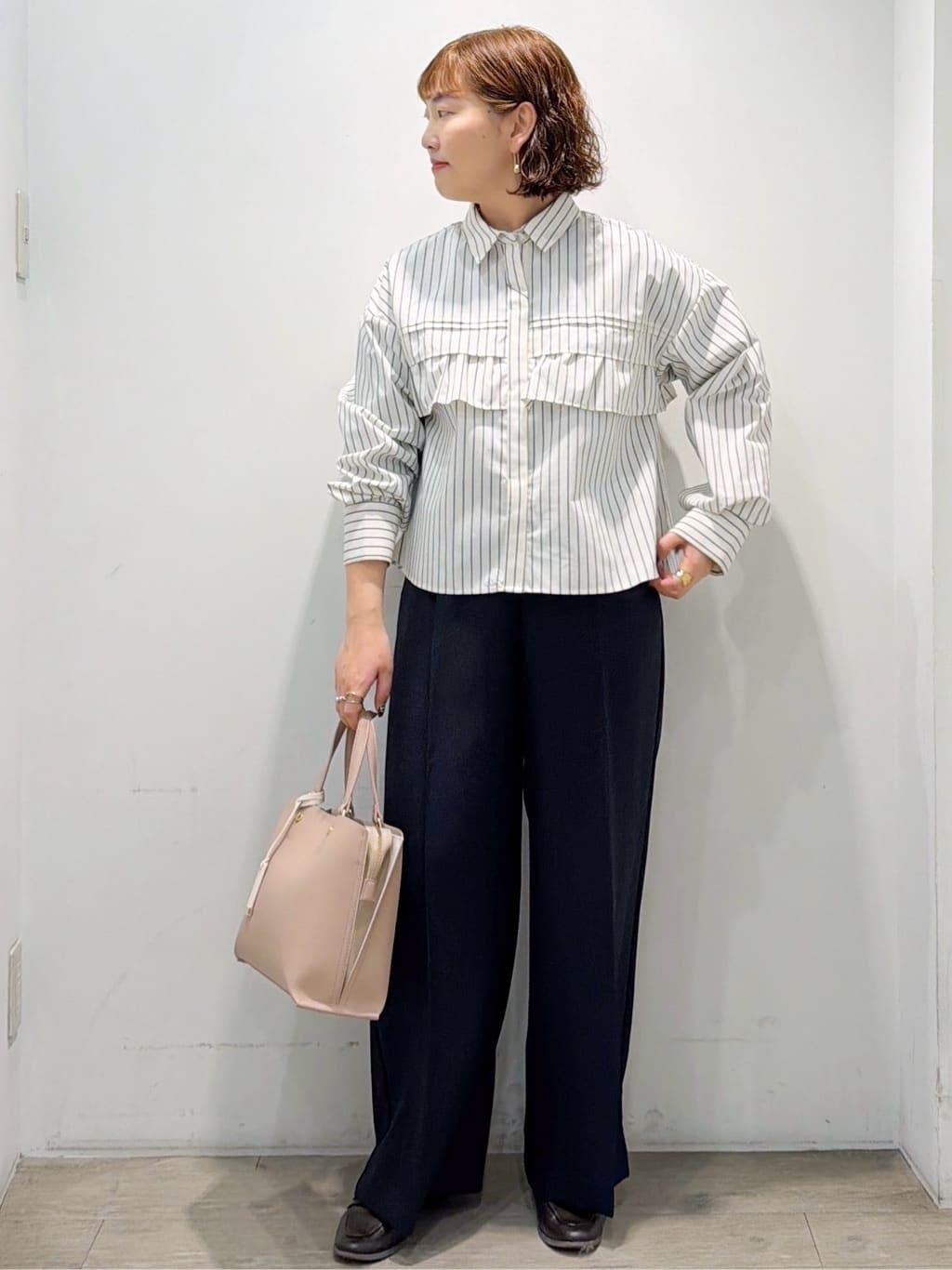 sumicaさんの「OPAQUE.CLIP｜タックフリルシャツ【洗濯機OK】」を使ったコーディネート