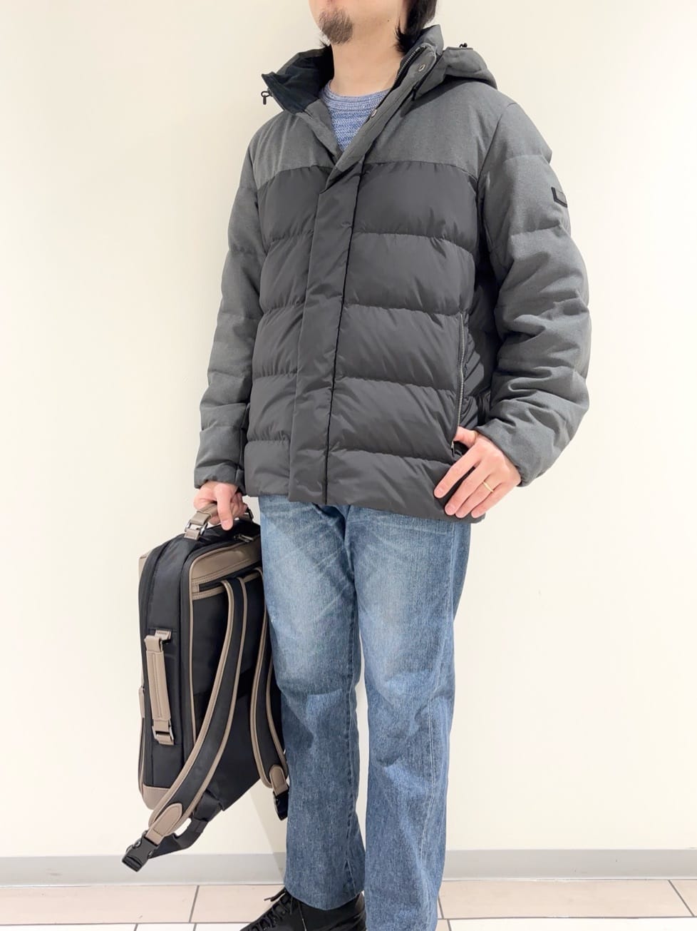 及川さんの「TAKEO KIKUCHI｜カラーコンビ ダウンブルゾン」を使ったコーディネート
