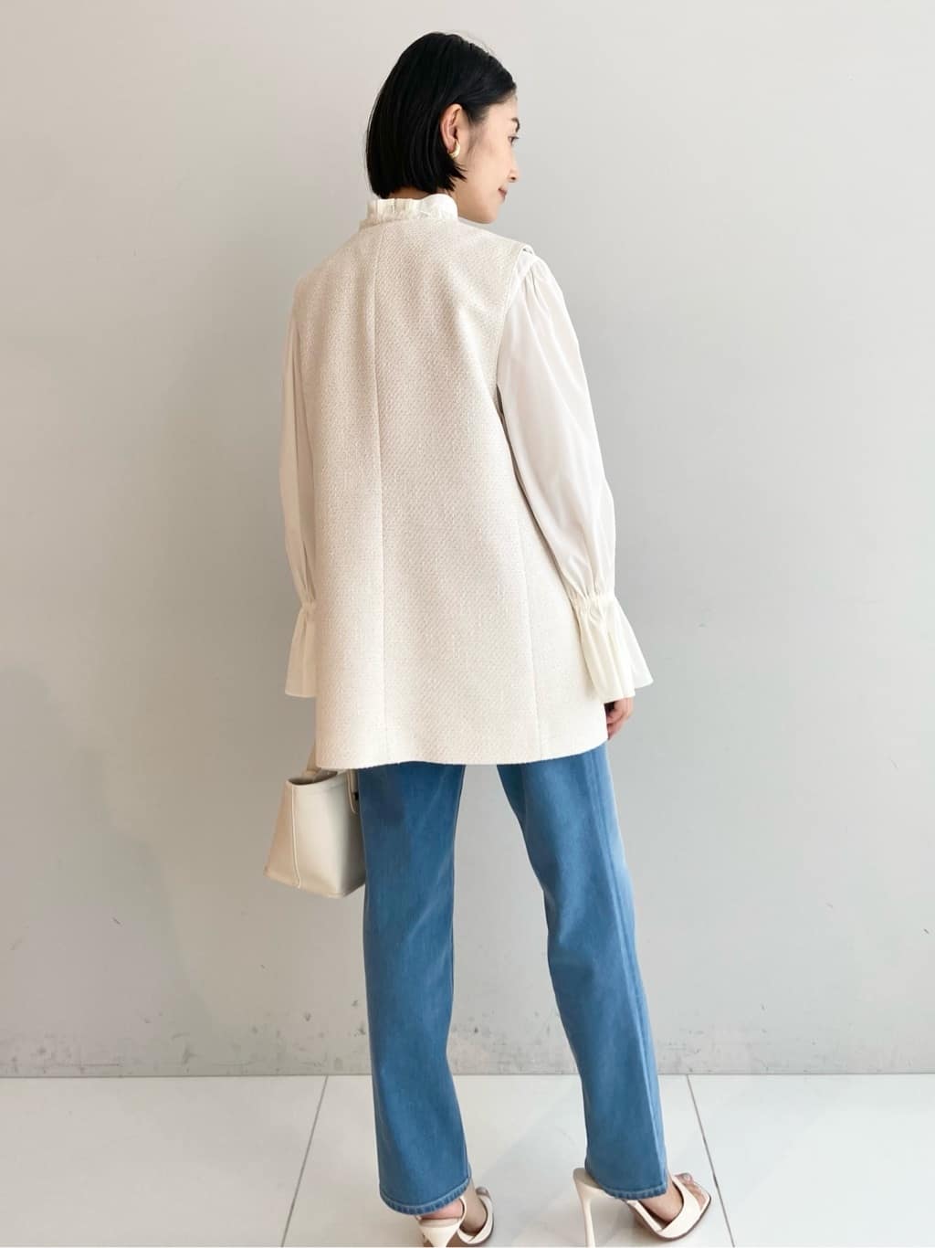 AYAさんの「UNTITLED｜【オンオフ使える】スラブツイード ジレ」を使ったコーディネート