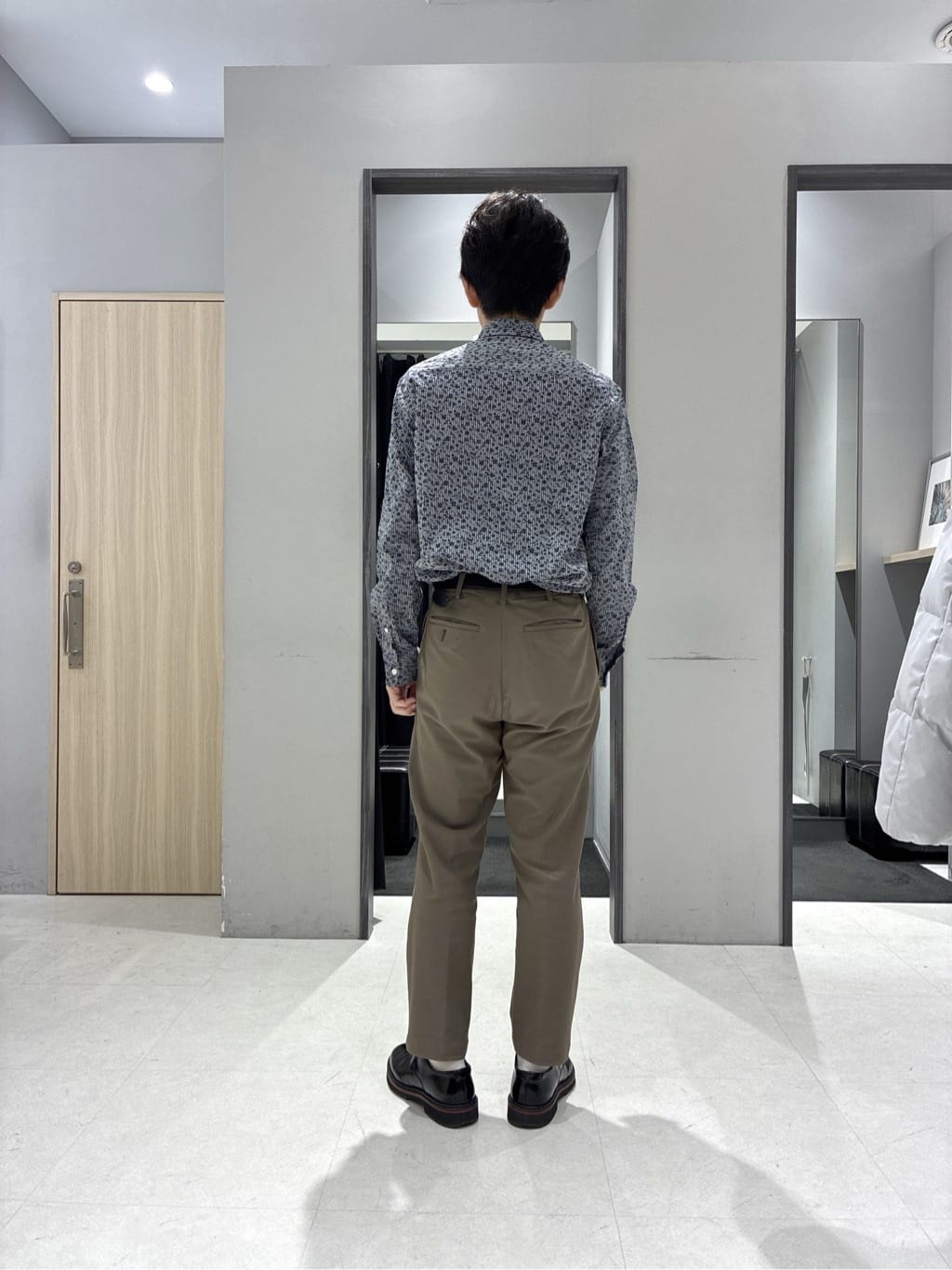 わいずみさんの「TAKEO KIKUCHI｜播州 ドビーストライプ フラワーシャツ」を使ったコーディネート
