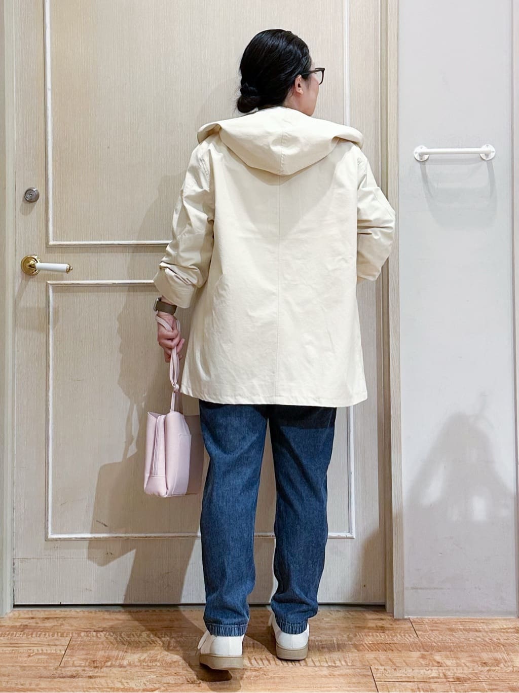 umeさんの「SHOO･LA･RUE｜【防花粉/洗濯機可/S-LL】ゆったり着られる 大人のテントフーディージャケット」を使ったコーディネート