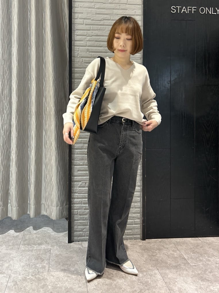 ga_riさんの「THE SHOP TK｜【S-XLサイズ/上品見えが叶う】Vネックニット/洗濯機OK」を使ったコーディネート