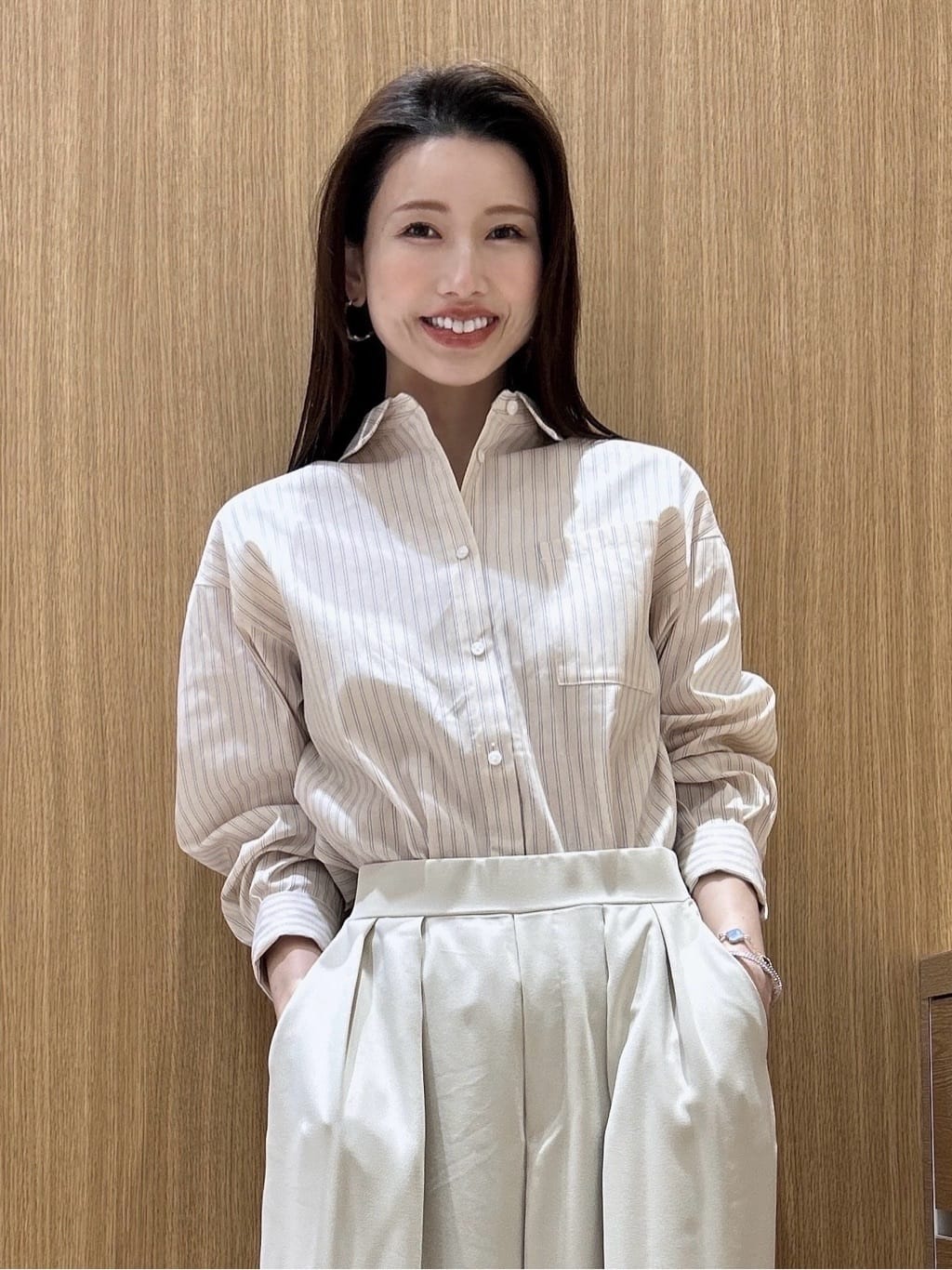 maiさんの「OPAQUE.CLIP｜金ボタンダブルブレストテーラードジャケット／セットアップ対応【洗える】」を使ったコーディネート