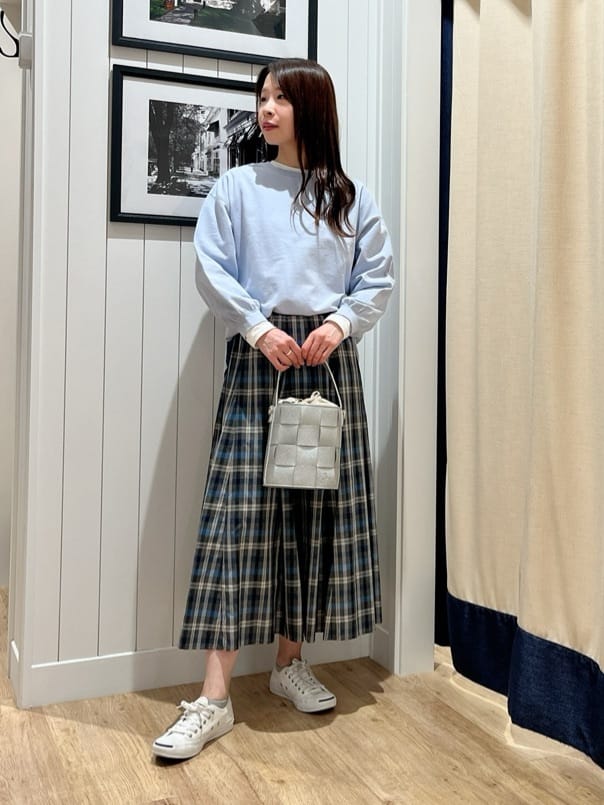 mihoさんの「Dessin｜【360度可愛い・洗える】バックヘンリーカットソー」を使ったコーディネート