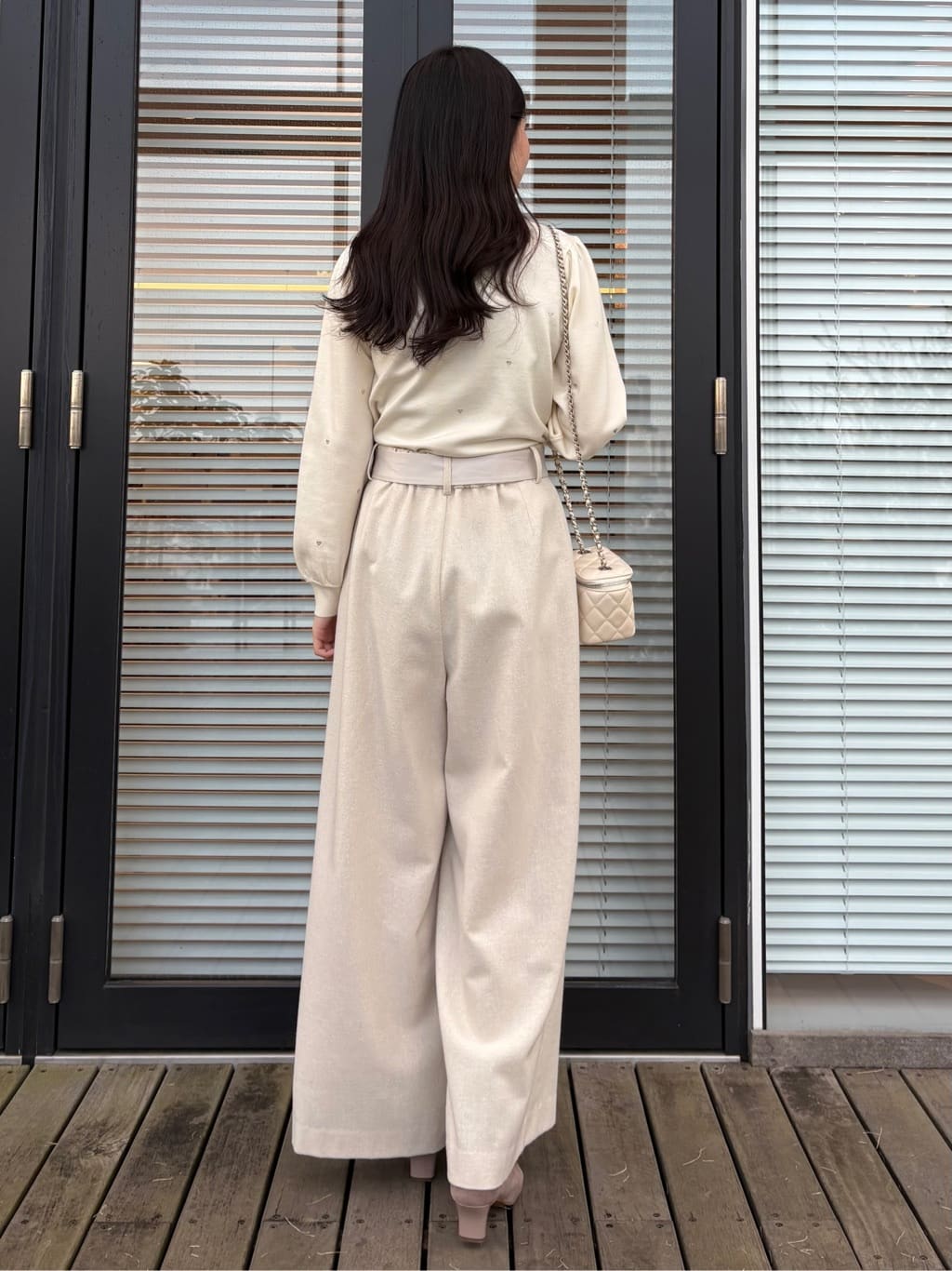 AOIさんの「Couture brooch｜【上品華やか・通勤】ラメツイード ワイドパンツ」を使ったコーディネート