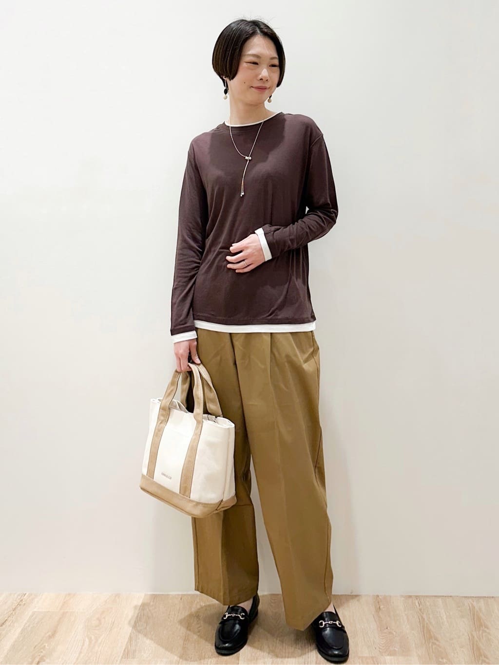 yurieさんの「OPAQUE.CLIP｜配色レイヤードロングスリーブTシャツ【洗える】」を使ったコーディネート