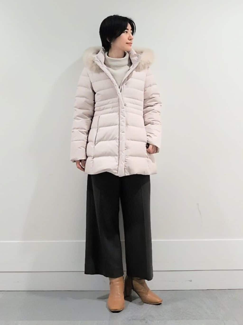 ミズタさんの「UNTITLED｜【はっ水機能/フード取り外し可】ミディダウンコート」を使ったコーディネート