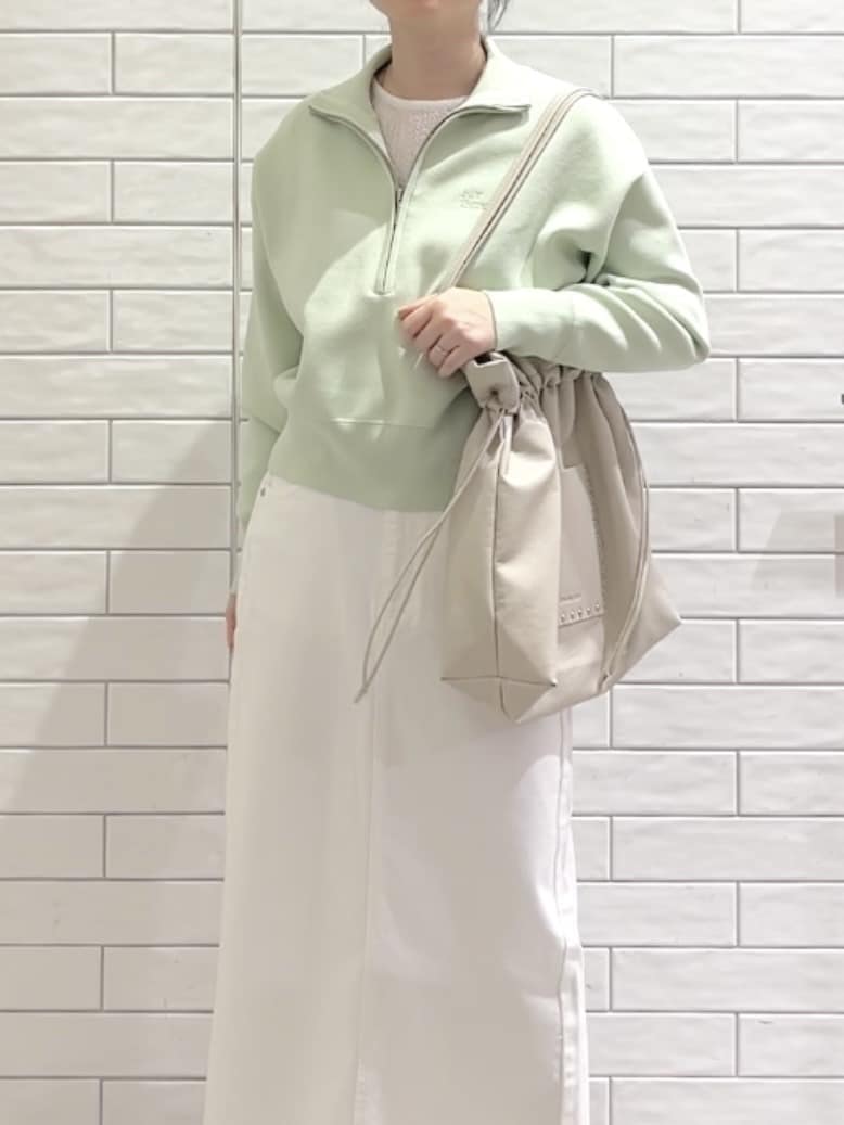 しおりさんの「OPAQUE.CLIP｜ハーフZIP刺繍ロゴニット【洗濯機OK】」を使ったコーディネート