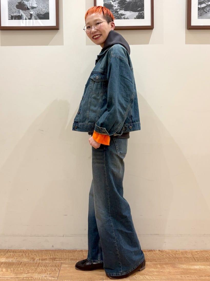 Ayumiさんの「SHOO･LA･RUE｜【セットアップ可/S-LL/なめらかタッチ】選べる3柄 ロゴ入りプルパーカ」を使ったコーディネート
