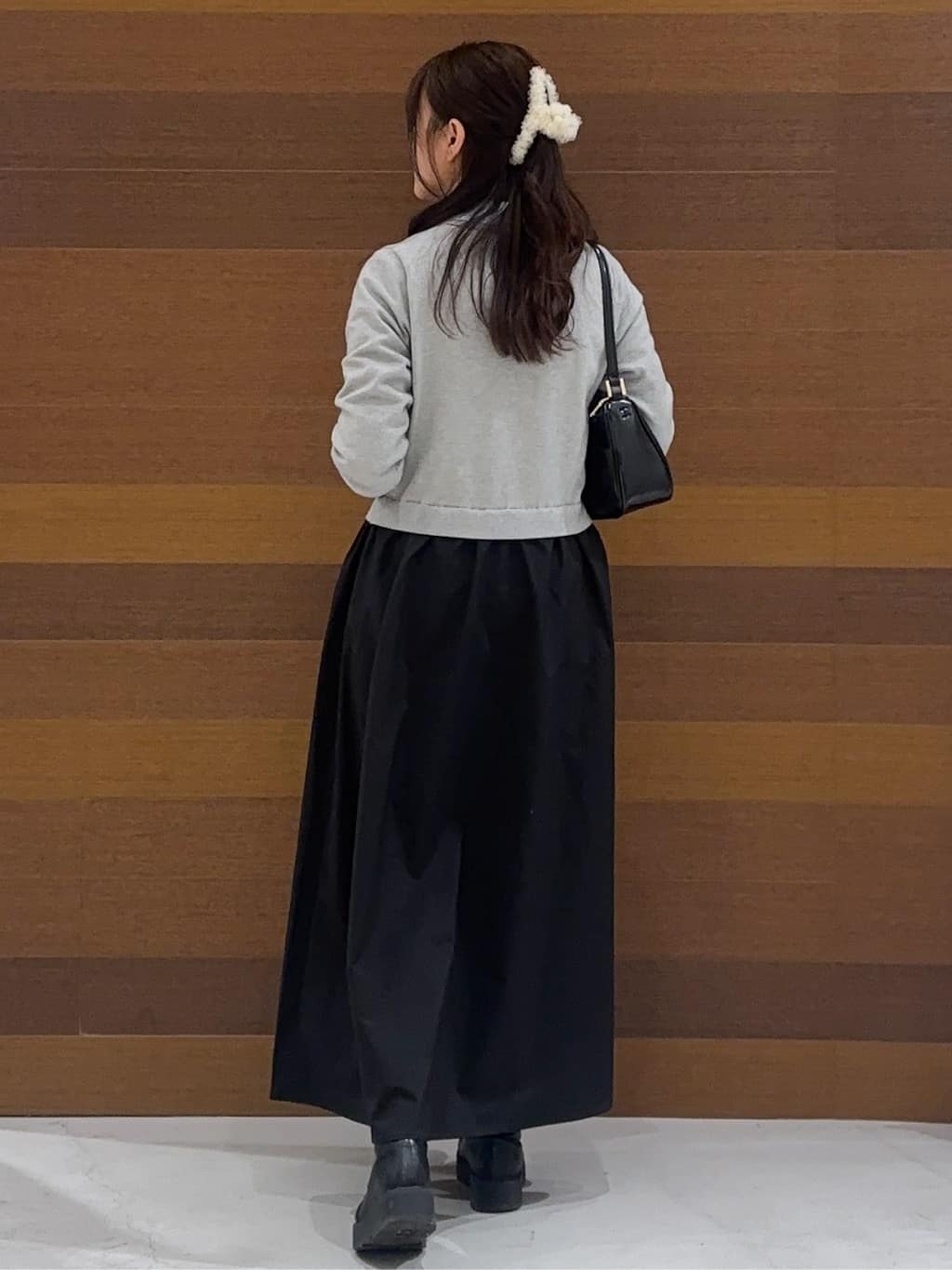 まみさんの「OPAQUE.CLIP｜ダブルポロ衿ニットドッキングワンピース【洗濯機OK】」を使ったコーディネート