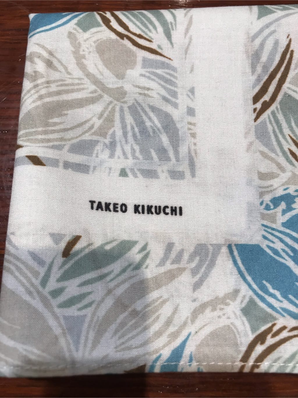 じゅんさんの「TAKEO KIKUCHI｜カカオ柄プリントハンカチ」を使ったコーディネート
