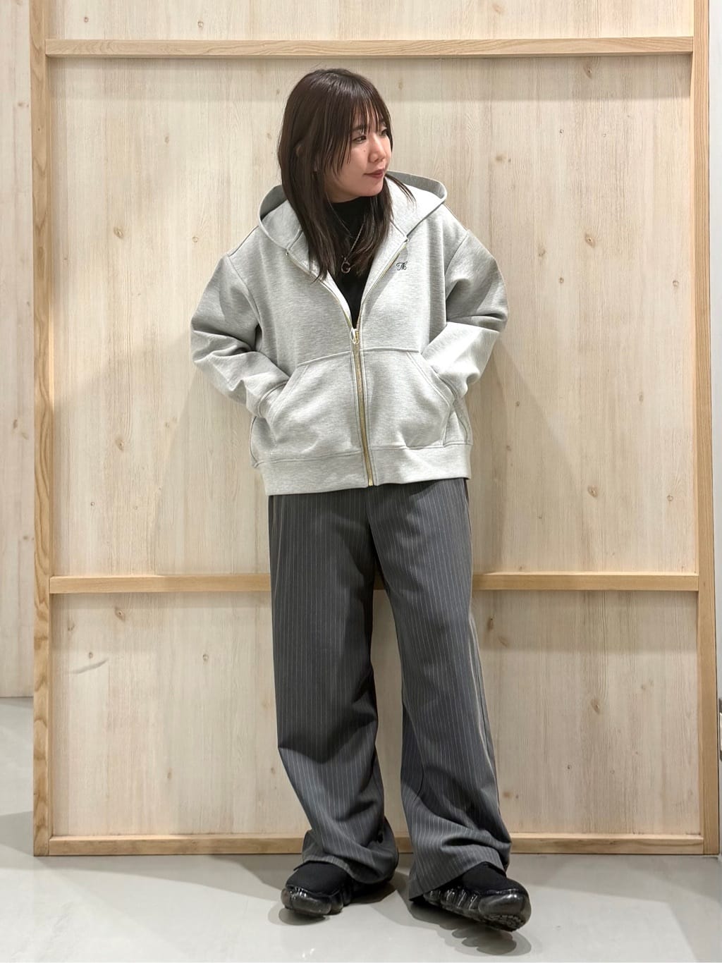 nanaさんの「THE SHOP TK｜ダンボールジップパーカ」を使ったコーディネート