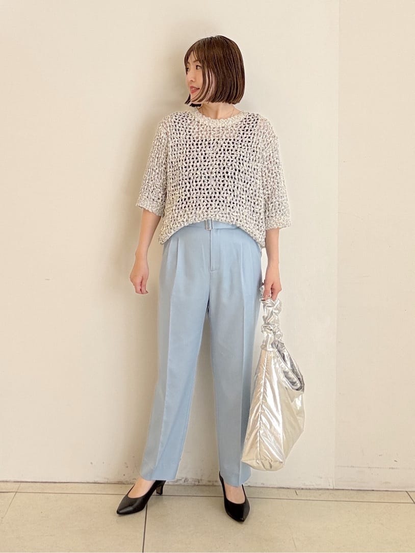 yoshiyaさんの「INDIVI｜【洗える／UVケア／SETUP可能】デニムライクテーパードパンツ」を使ったコーディネート