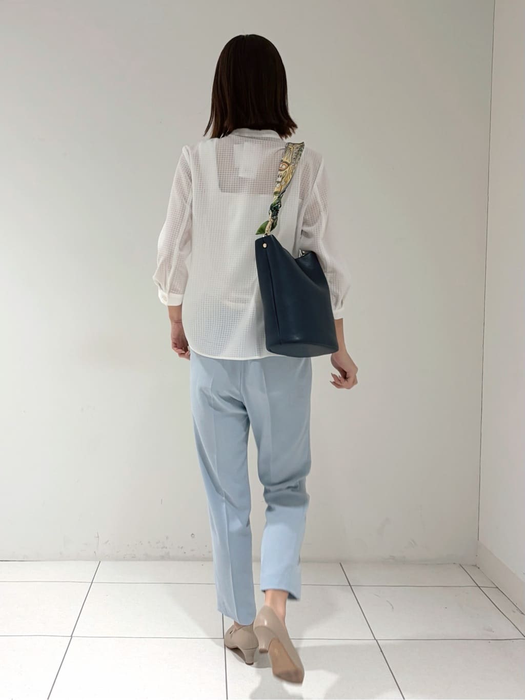 shioriさんの「INDIVI｜【洗える／多機能／SETUP可】着る日傘ダブルジャケット」を使ったコーディネート