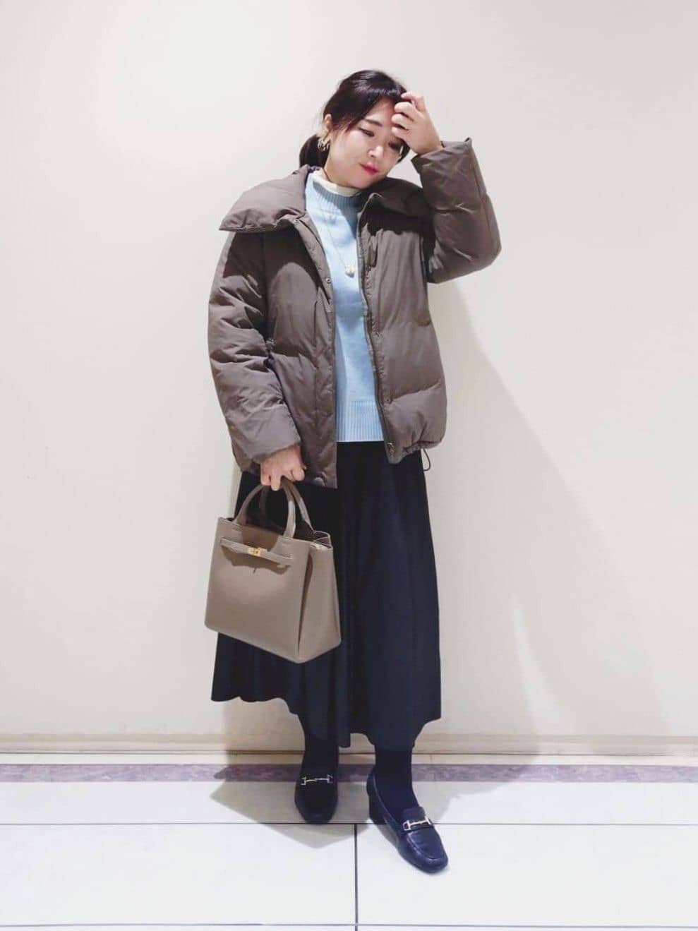 TOMOMIさんの「INDIVI｜【冬ニット人気NO．1！／カシミヤ混】ミドルゲージハイネックニット」を使ったコーディネート