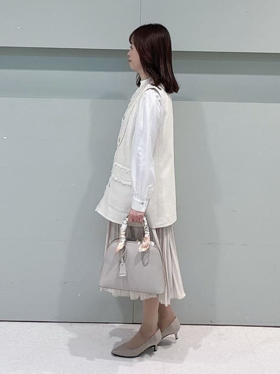 makiさんの「UNTITLED｜【オンオフ使える】スラブツイード ジレ」を使ったコーディネート