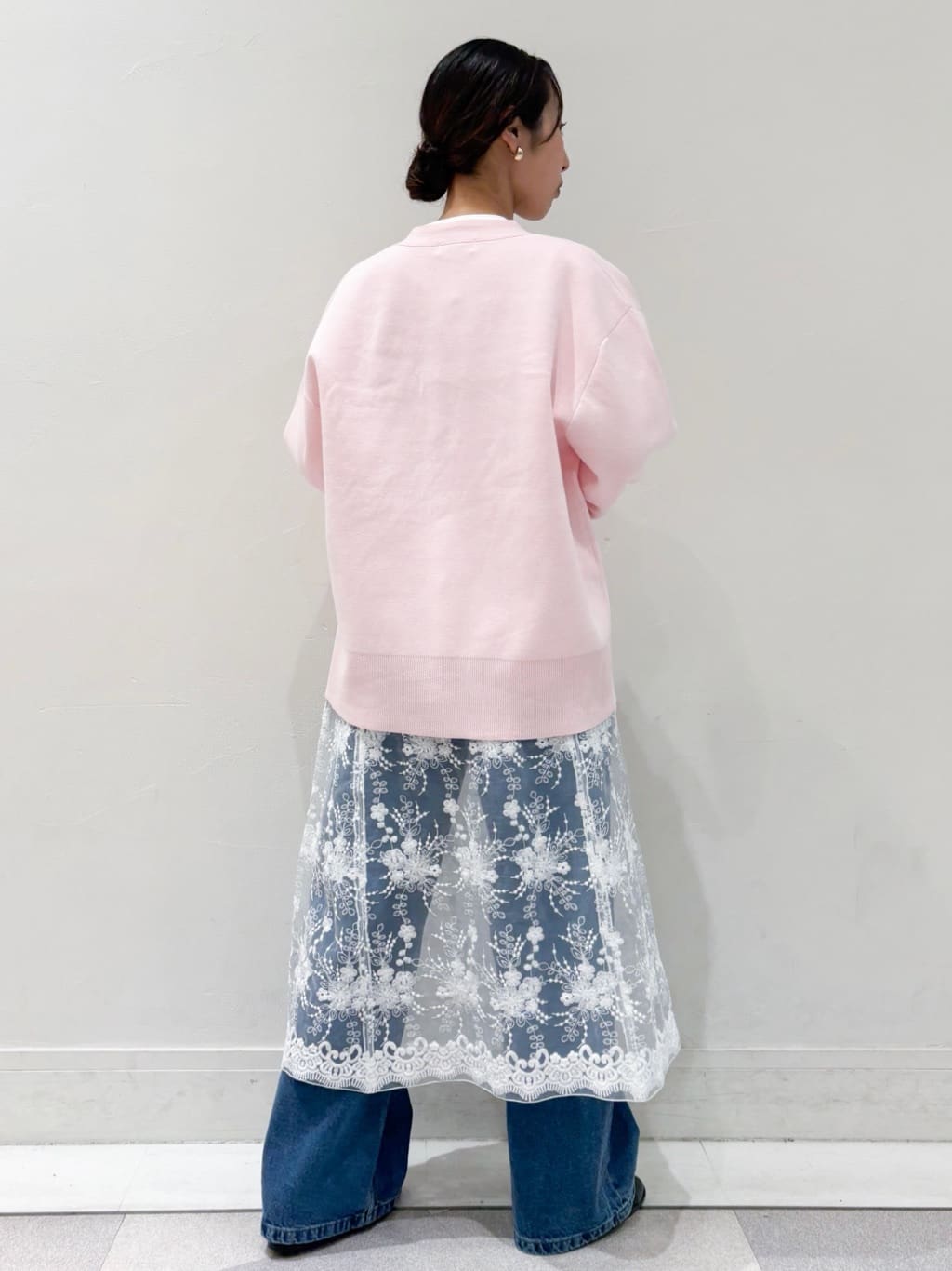 ちえさんの「OPAQUE.CLIP｜リラクシーロゴプリントTシャツ【洗濯機OK】」を使ったコーディネート