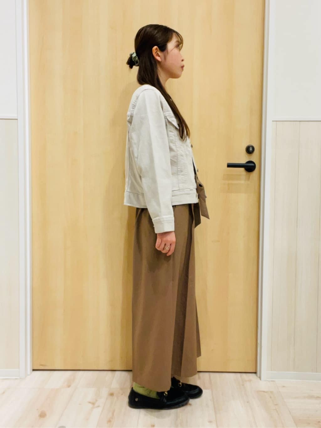 minamiさんの「SHOO･LA･RUE｜【洗濯機可/S-LL/アンサンブル可】すっきりと好印象 配色クルーネックニット」を使ったコーディネート