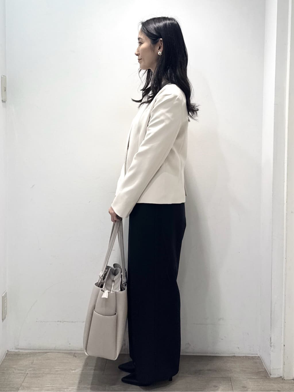 yuicciさんの「OPAQUE.CLIP｜《通勤／セットアップ対応》 パイピングVネックジャケット【洗濯機OK】」を使ったコーディネート