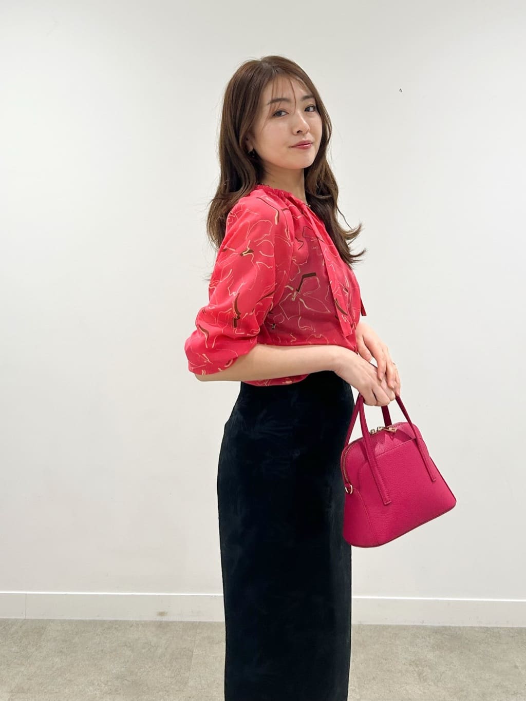 hayaseさんの「COUP DE CHANCE｜【手洗い可/通勤服】シアーローン花柄ブラウス」を使ったコーディネート