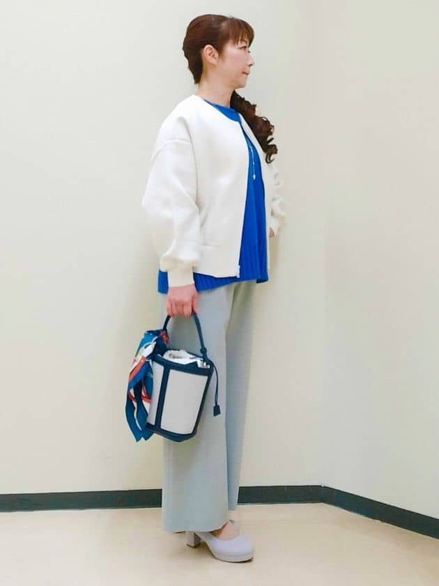 花さんの「Reflect｜ドライタッチストレートワイドパンツ」を使ったコーディネート