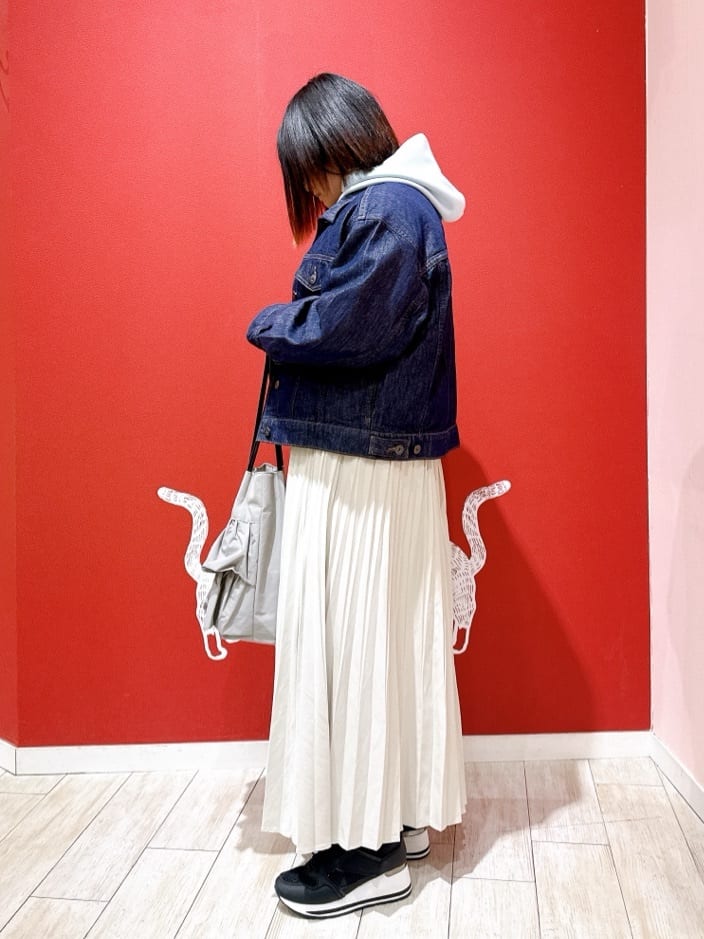 あにぃさんの「SHOO･LA･RUE｜【SHOO・LA・RUE DENIM】羽織るだけでこなれる　オーバーサイズデニムジャケット」を使ったコーディネート